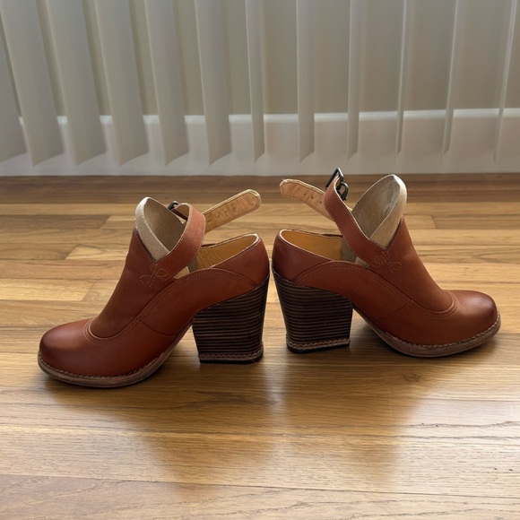 Timberland Marge Slingback Ankle Bootie Brown Leather Heels Size 7 - Picture 3 of 9